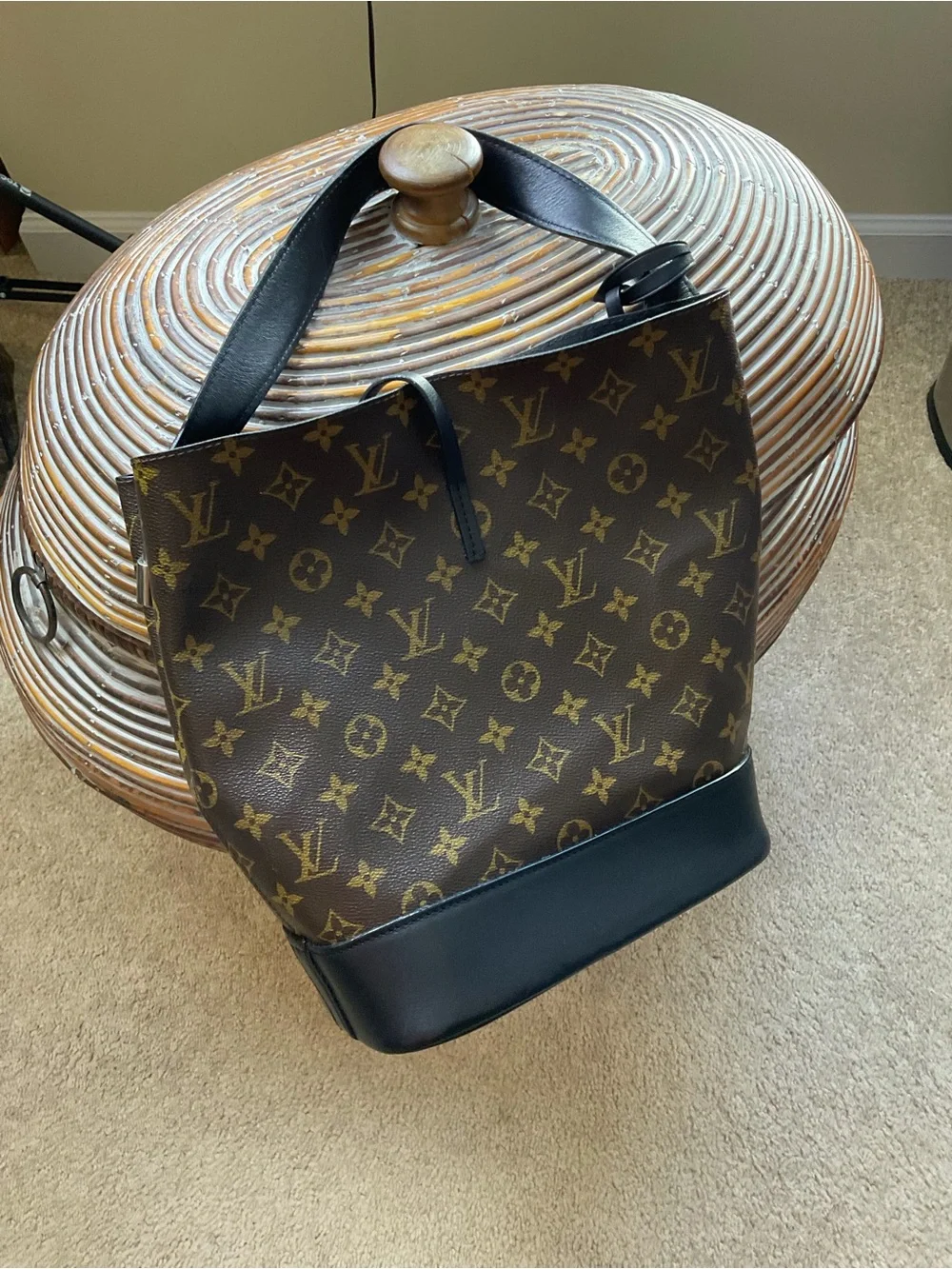 Louis Vuitton GM NN14 Idole Bucket Bag Monogram Canvas and Leather